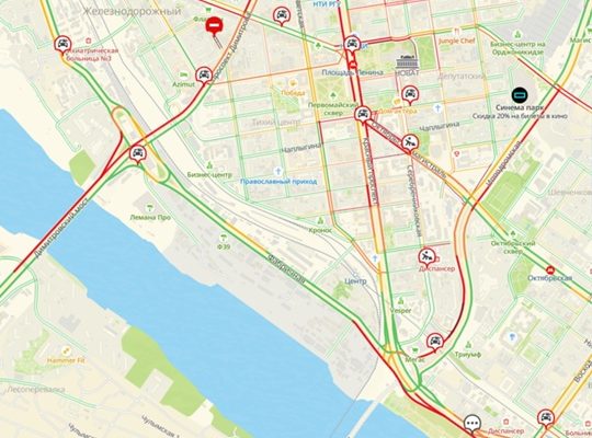Пробки охватили Новосибирск в вечернее время