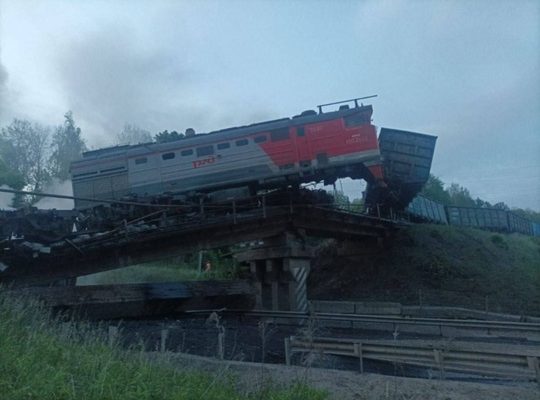 Обрушение моста в Курской области